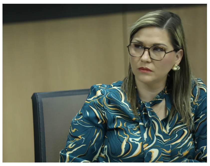 Diputada María Marta Carballo pide entereza y no defender los intereses de unos pocos especialistas